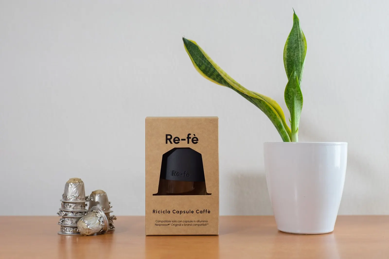Re-fè Original with its box